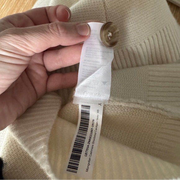 NWT! QUINCE Women's Mongolian Cashmere Structured Cardigan Sweater | Ivory | XS - Picture 12 of 16